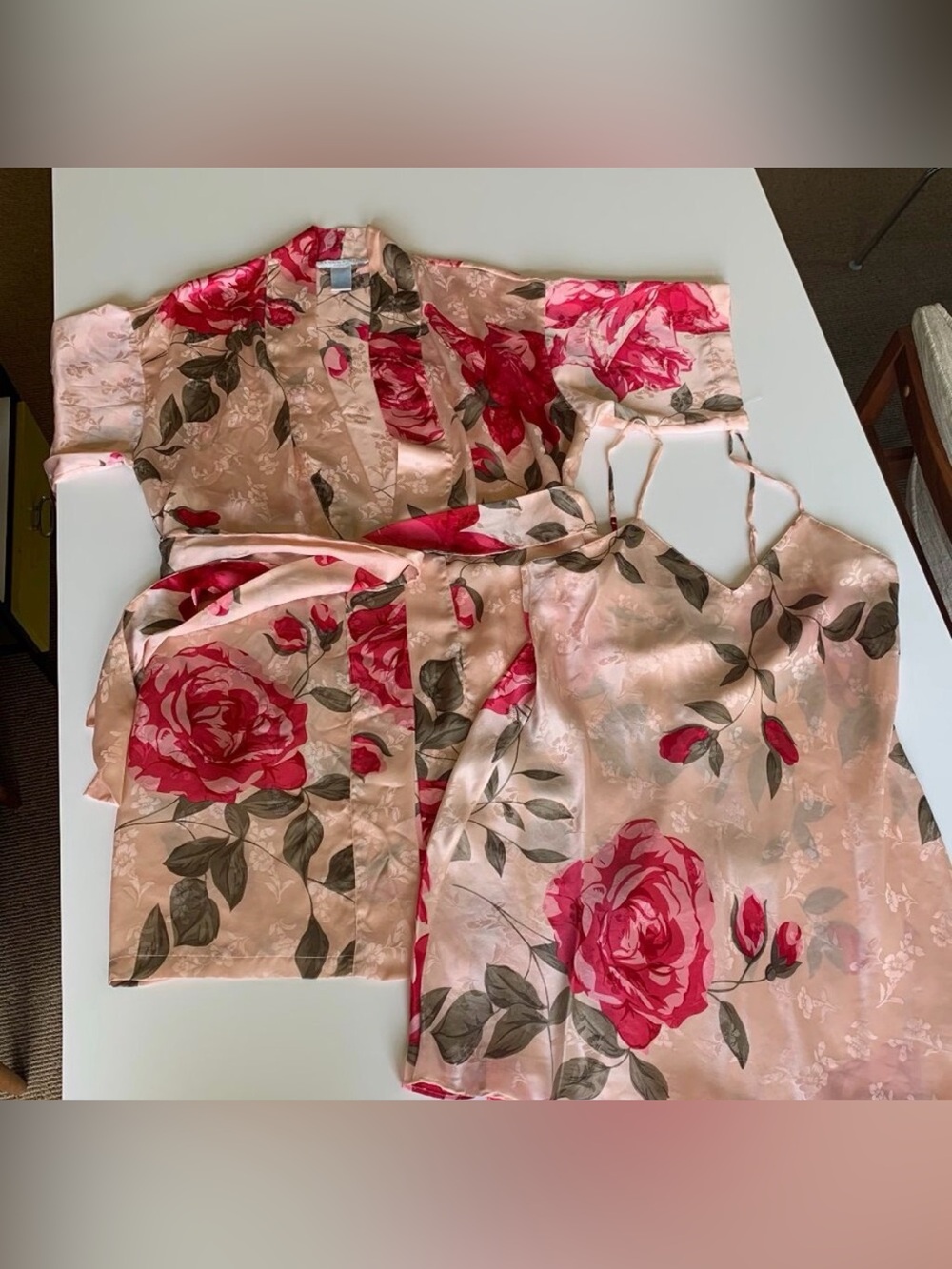 August Silk Floral 2-piece set; Chemise/Robe; 100% Silk; Like New; Size M